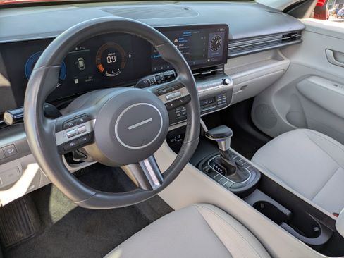 Used 2025 Hyundai Kona SEL image 18