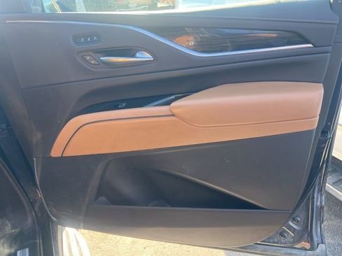 Used 2022 Cadillac Escalade ESV Premium Luxury AWD/4WD image 23