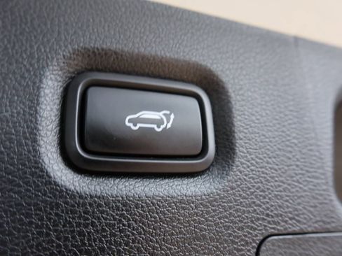 Used 2021 Hyundai Santa Fe Limited image 17