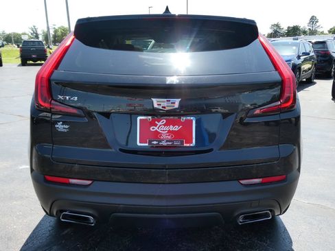 Used 2019 Cadillac XT4 Luxury w/ Cold Weather Package FWD image 6