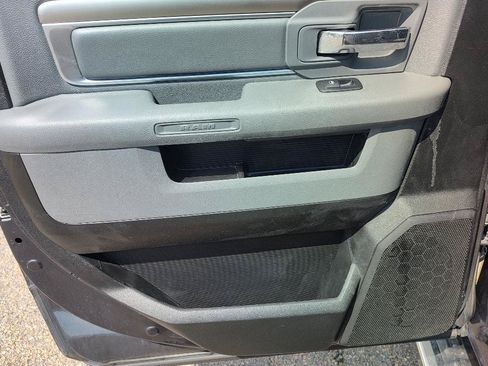 Used 2020 RAM 1500 Classic SLT AWD/4WD image 18