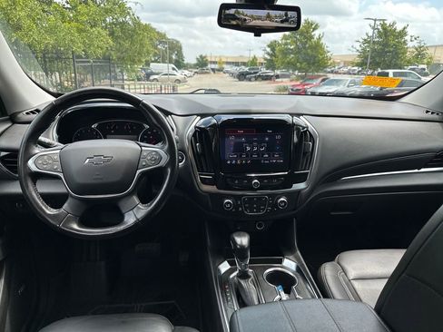 Used 2021 Chevrolet Traverse RS FWD image 28