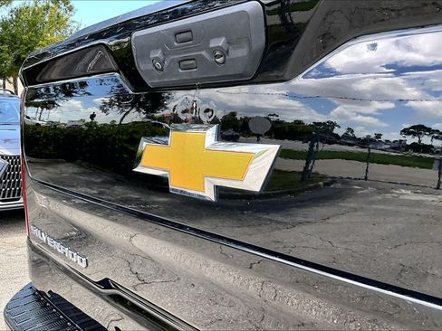 Used 2024 Chevrolet Silverado 1500 Custom AWD/4WD image 31