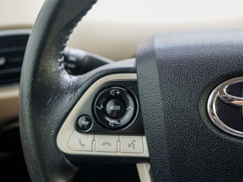 Used 2016 Toyota Prius Three image 24