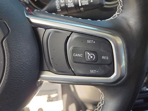 Used 2022 Jeep Wrangler Unlimited Sahara w/ Cold Weather Group AWD/4WD image 23