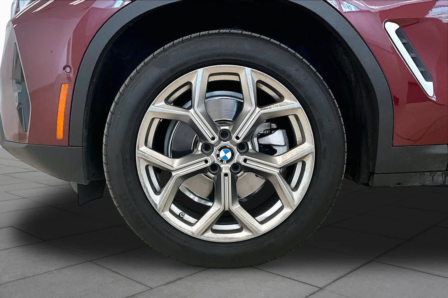 Used 2023 BMW X4 xDrive30i w/ Premium Package AWD/4WD image 10