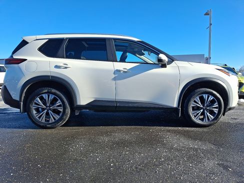 Used 2022 Nissan Rogue SV w/ SV Premium Package image 7