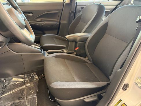 Used 2025 Nissan Versa SV FWD image 24
