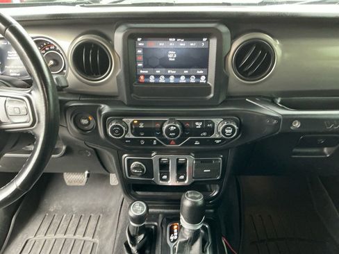 Used 2021 Jeep Wrangler Sport S image 20