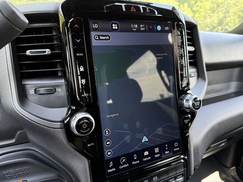 Used 2024 RAM 3500 Tradesman w/ Chrome Appearance Group image 35