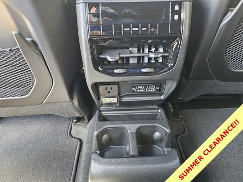 New 2025 Jeep Grand Cherokee L Altitude image 32