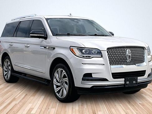 Used 2022 Lincoln Navigator Reserve AWD/4WD image 12