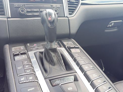 Used 2018 Porsche Macan S AWD/4WD image 16