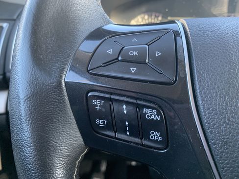 Used 2018 Ford Explorer Platinum image 19