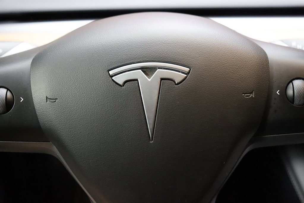 Used 2022 Tesla Model Y Long Range AWD/4WD image 36