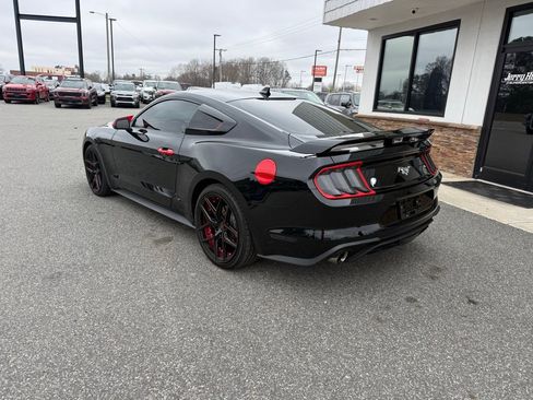 Used 2022 Ford Mustang Coupe image 6