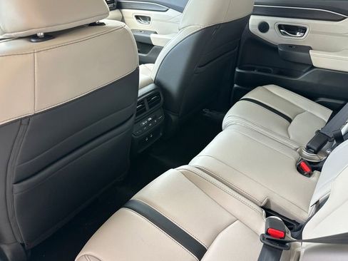 New 2026 Honda Pilot Touring image 13