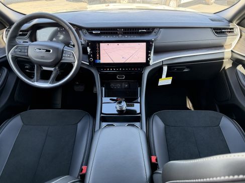 New 2026 Jeep Grand Cherokee Altitude image 29