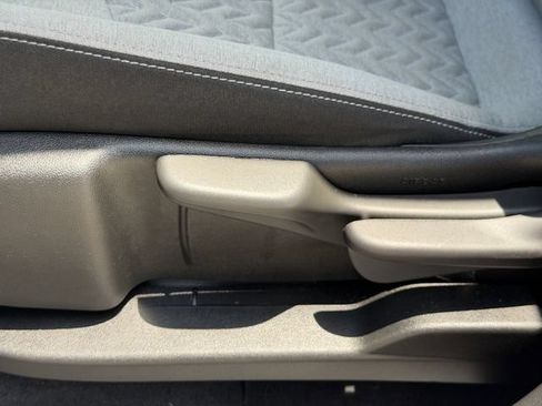 Used 2024 Chevrolet Equinox LS FWD image 24