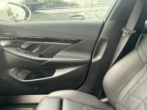 Used 2024 BMW 530i w/ Convenience Package RWD image 10