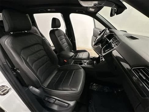 Certified 2020 Volkswagen Tiguan SEL Premium R-Line image 24