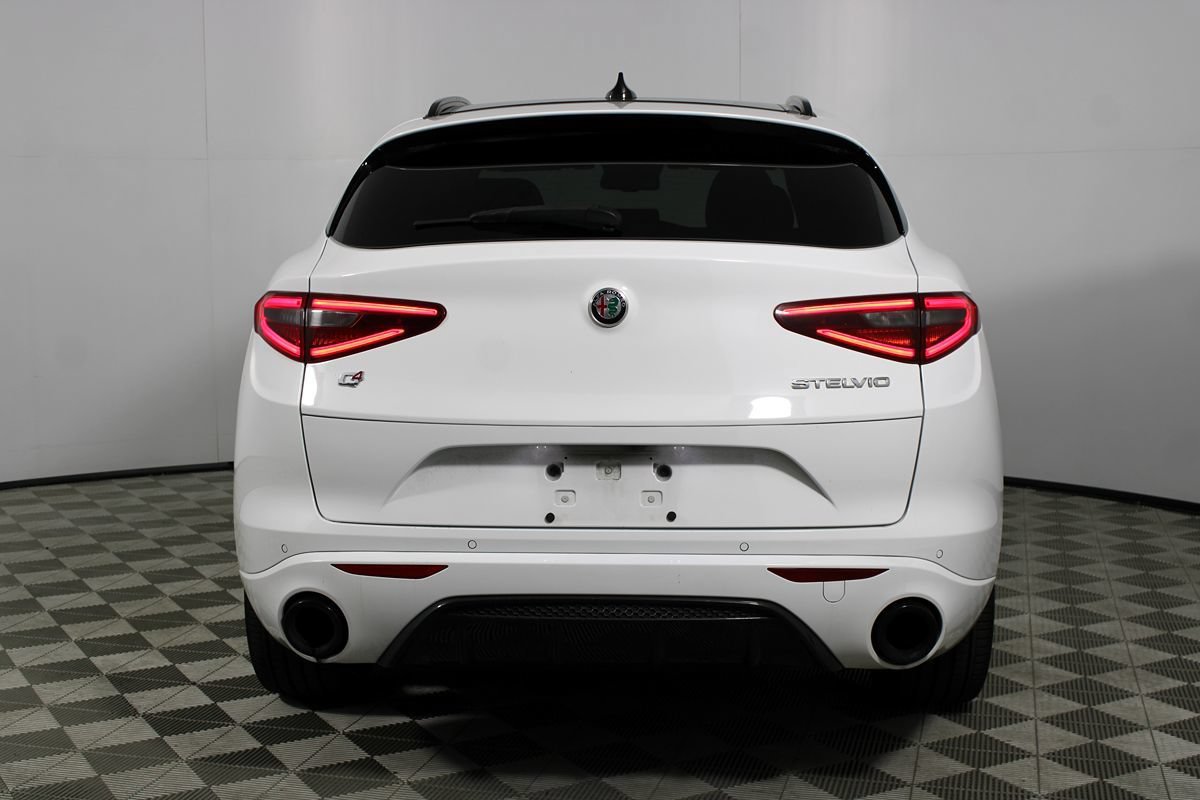Used 2023 Alfa Romeo Stelvio Veloce AWD/4WD image 36