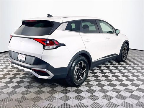 Used 2024 Kia Sportage LX image 8
