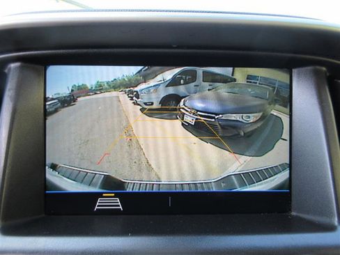 Used 2022 Chevrolet Colorado LT w/ Fleet Safety Package image 19