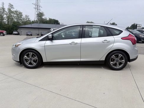 Used 2014 Ford Focus SE w/ SE Sport Package FWD image 9