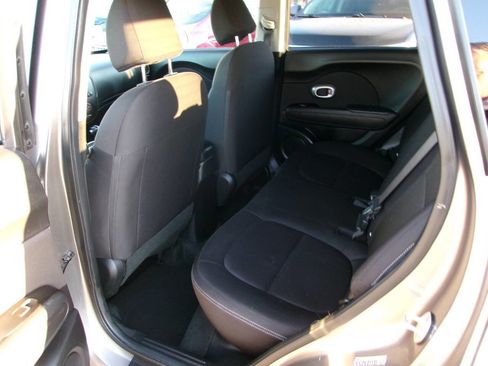 Used 2018 Kia Soul Base 4dr Crossover 6A image 6