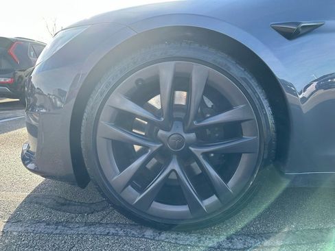 Used 2021 Tesla Model S Plaid image 8