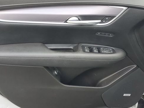Certified 2017 Cadillac XT5 Luxury w/ Driver Awareness Package FWD image 15