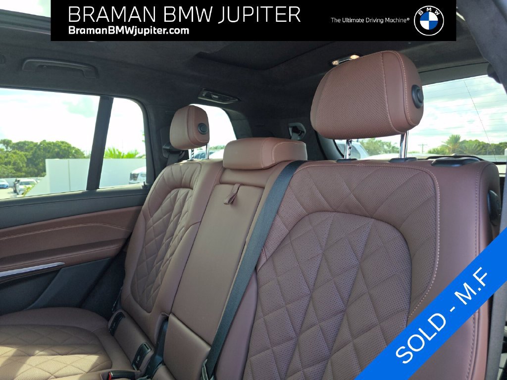Used 2025 BMW X7 xDrive40i w/ M Sport Package AWD/4WD image 22