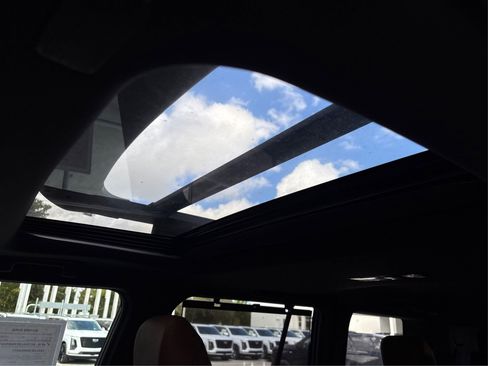 Used 2024 Lexus GX 550 image 32