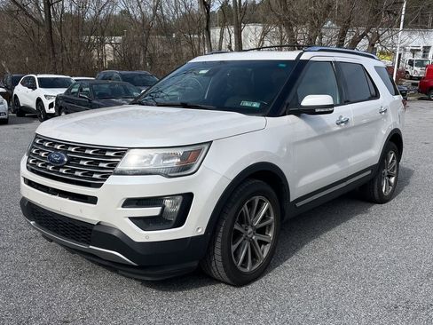 Used 2018 Ford F150 Lariat w/ Equipment Group 502A Luxury image 2