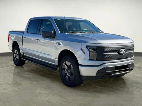 New 2025 Ford F150 Lightning Flash AWD/4WD image 16
