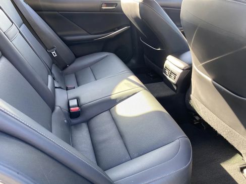 Used 2019 Lexus IS 300 Base image 10