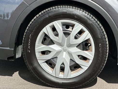 Used 2019 Toyota C-HR LE FWD image 29
