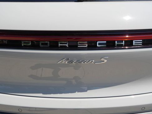 New 2026 Porsche Macan S AWD/4WD image 9