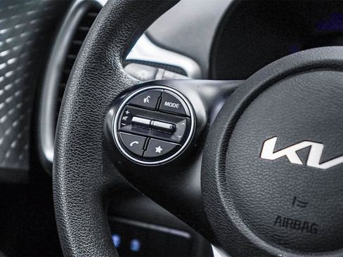 Used 2023 Kia Soul LX image 13