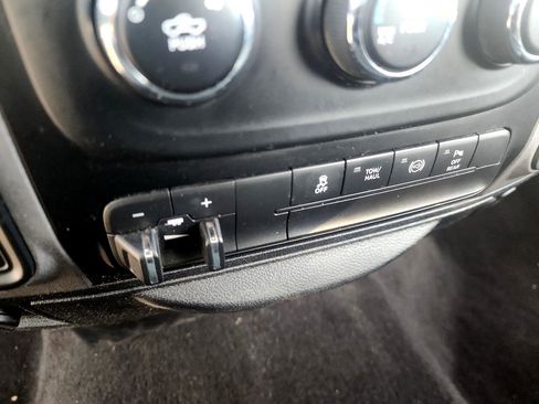 Used 2017 RAM 3500 Tradesman w/ Chrome Appearance Group image 15