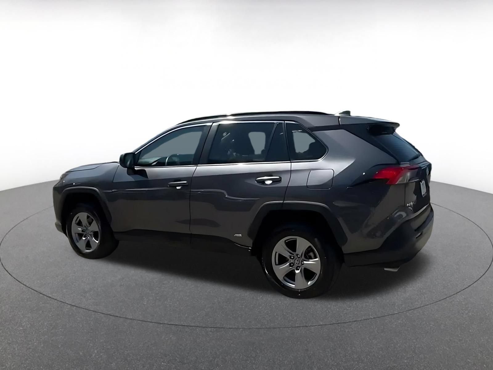 Used 2024 Toyota RAV4 LE AWD/4WD image 9