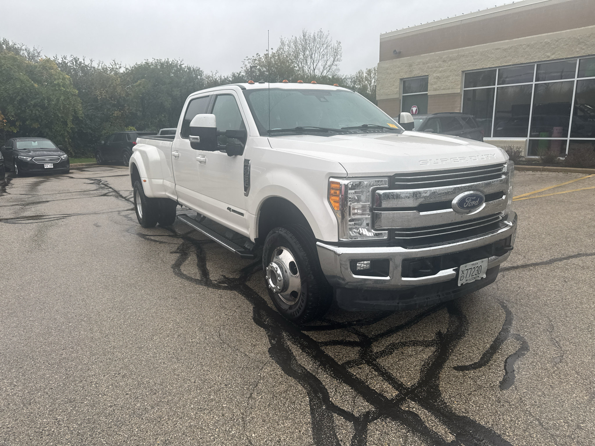 Used 2017 Ford F350 Lariat w/ Tow Technology Bundle AWD/4WD image 3