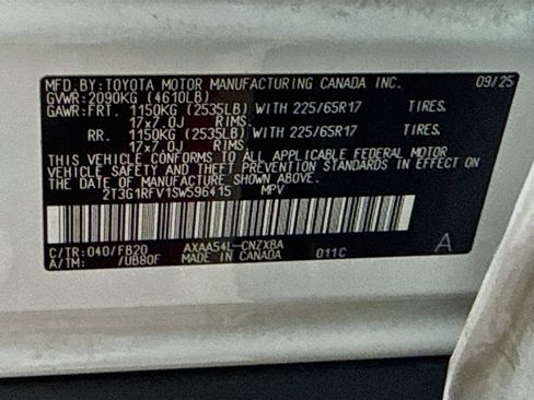 Used 2025 Toyota RAV4 LE AWD/4WD image 32