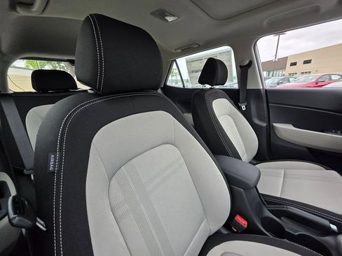 New 2025 Hyundai Venue SEL image 11