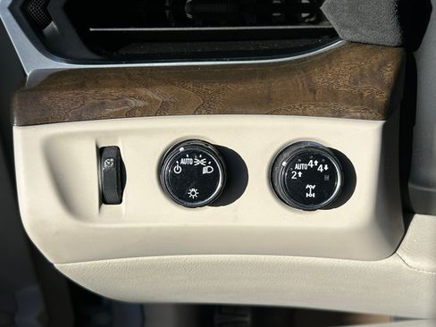 Used 2020 Cadillac Escalade ESV Luxury image 28