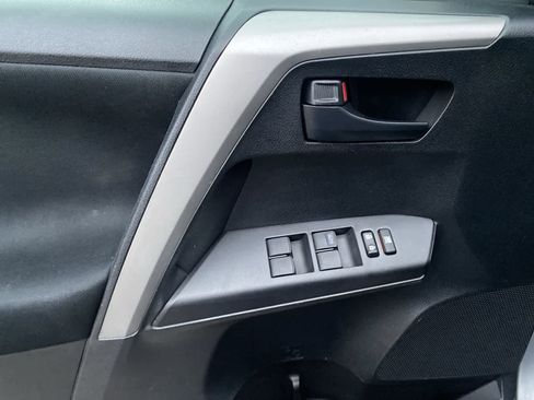 Used 2016 Toyota RAV4 LE image 21