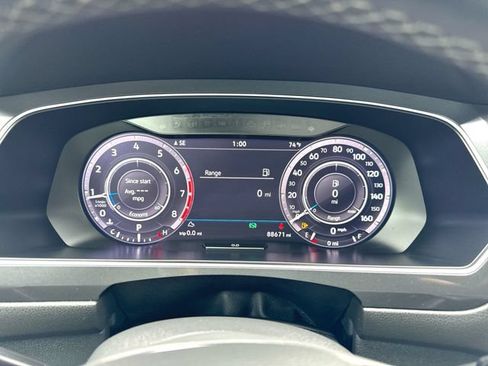 Used 2019 Volkswagen Tiguan SEL Premium R-Line AWD/4WD image 11
