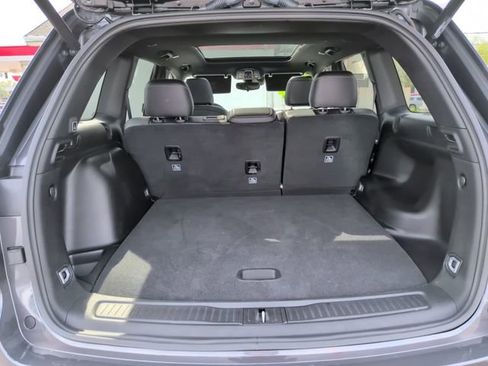 Used 2024 Jeep Grand Cherokee Limited AWD/4WD image 16