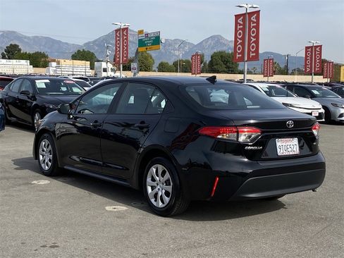 Certified 2025 Toyota Corolla LE image 4